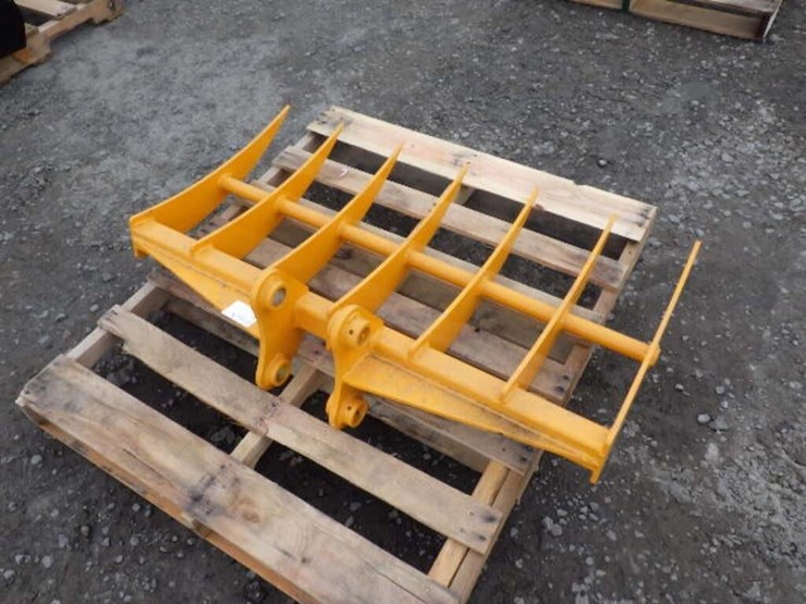 caterpillar-303-image-3