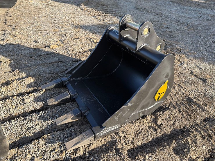 caterpillar-303-image-1