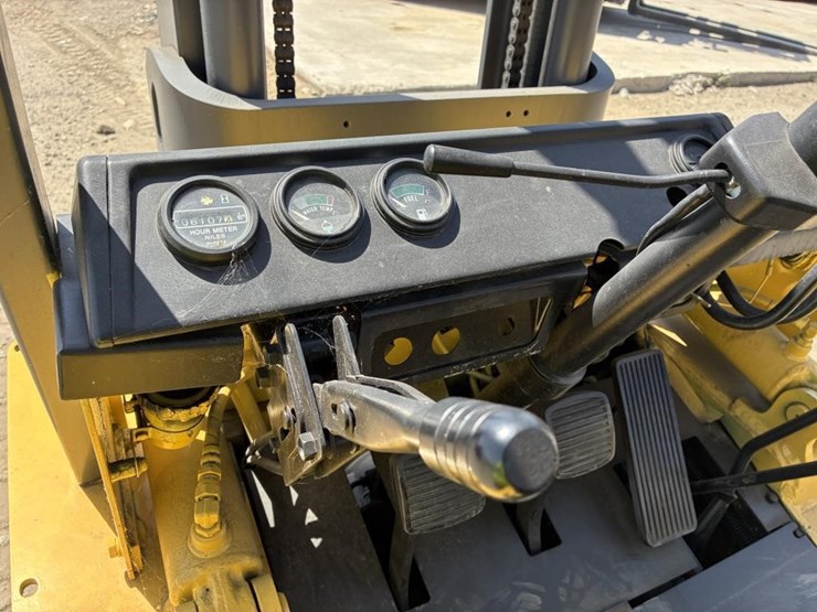 komatsu-fg25-8-image-15