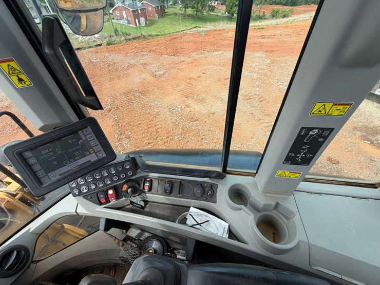 2016-caterpillar-926m-image-22