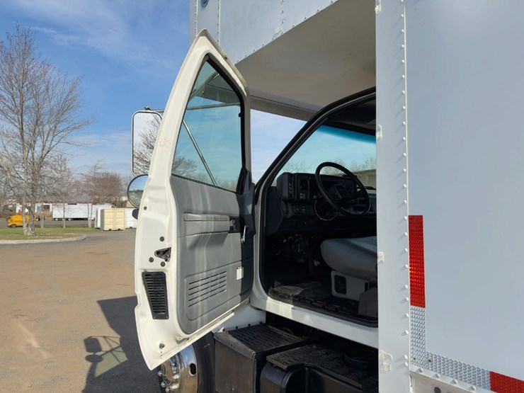 2001-caterpillar-3126-image-25