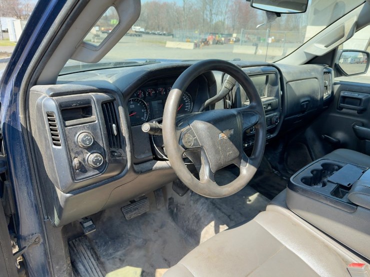 2017-chevrolet-silverado-2500hd-image-23