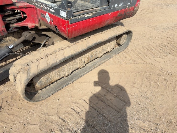 2007-takeuchi-tb135-image-22