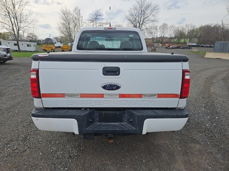 2009-ford-f250-xl-image-4