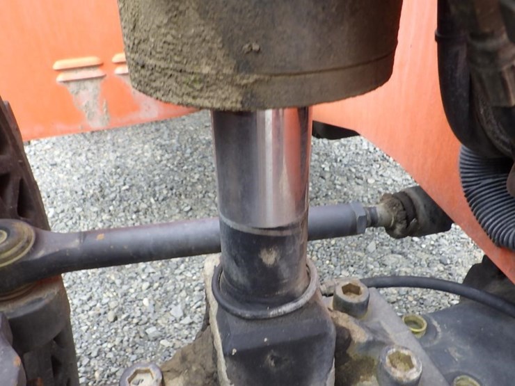 2011-jlg-10054-telescopic-reach-lift-image-21