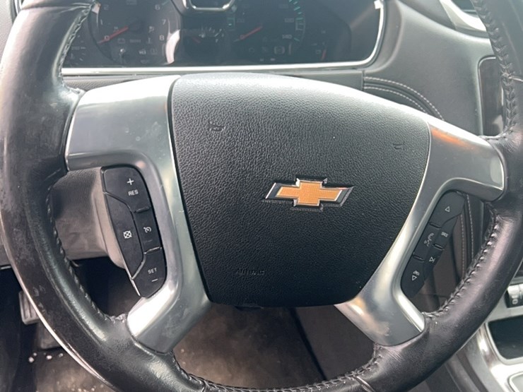 2017-chevrolet-traverse-image-14