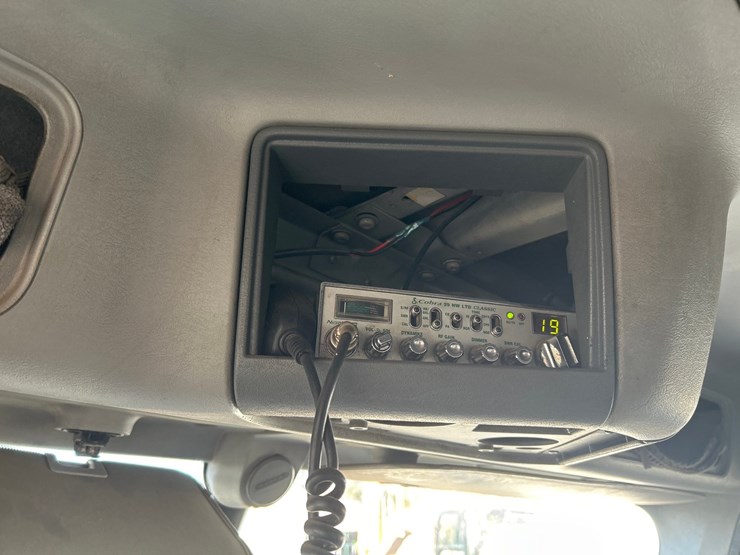 2002-massey-ferguson-8-image-81