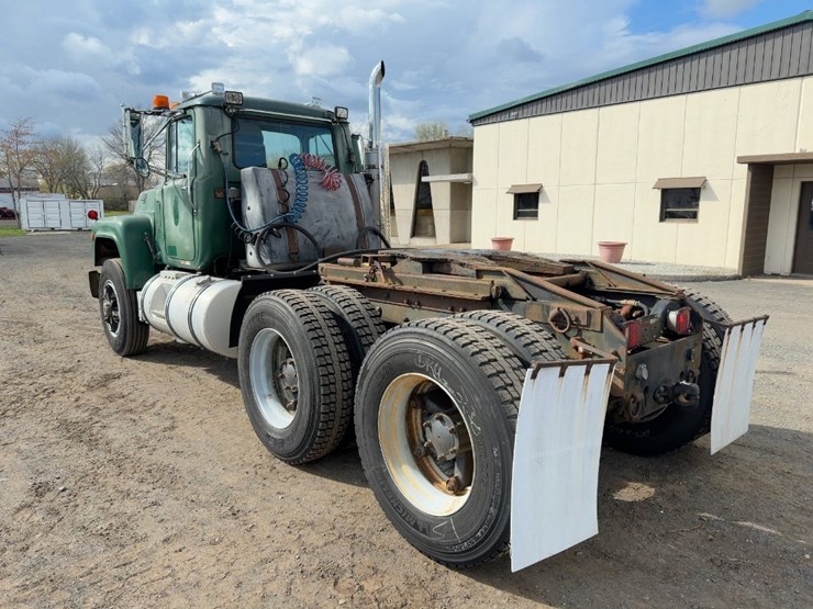 1990-mack-rd688s-image-3