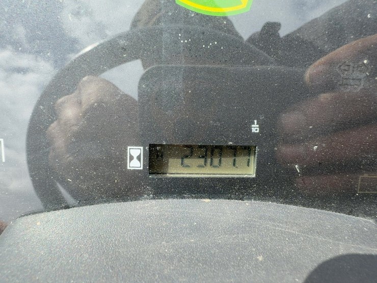 john-deere-x720-image-15