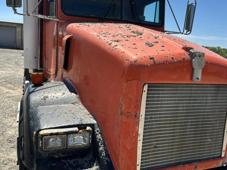 1993-kenworth-t450-image-9