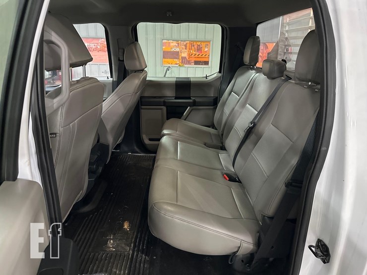 2022-ford-f350-image-16