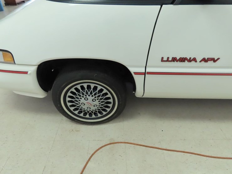 1990-chevrolet-lumina-apv-van-image-10