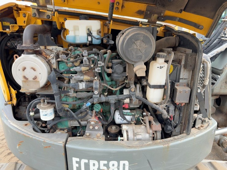 2014-volvo-ecr58d-image-25