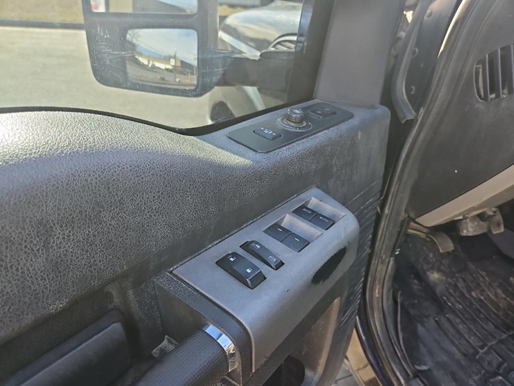 2013-ford-f350-xlt-image-22