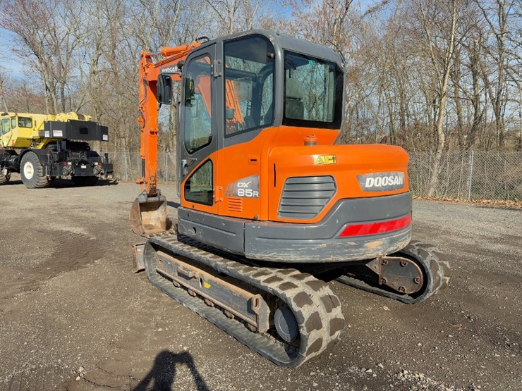 2019-doosan-dx85r-3-image-3