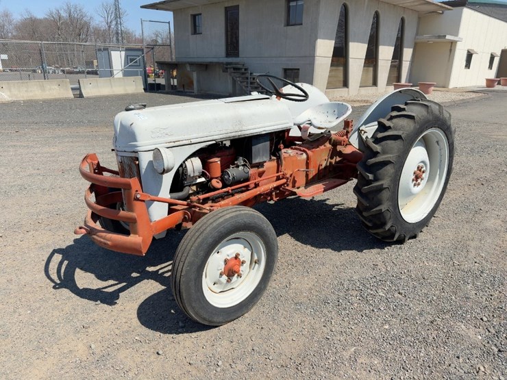 ford-tractor-image-1