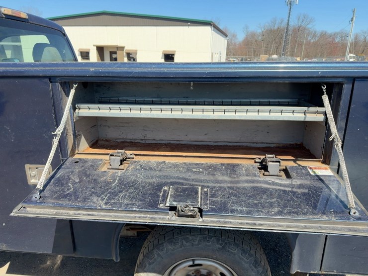 2015-ford-f250-xl-image-14