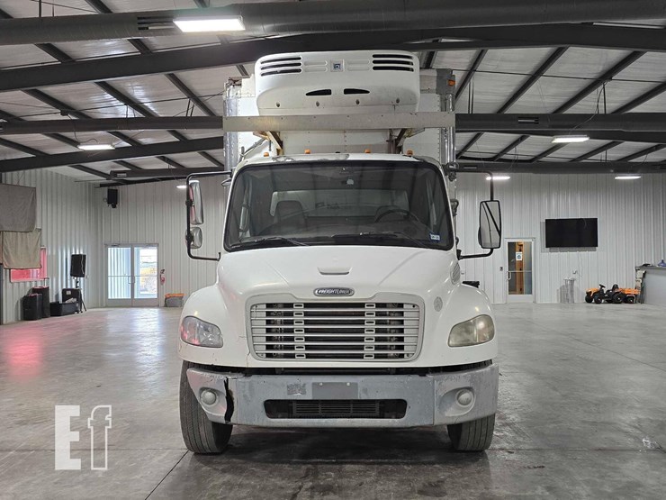 2009-freightliner-business-class-m2-106-image-7