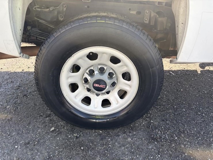 2012-gmc-sierra-3500-image-5