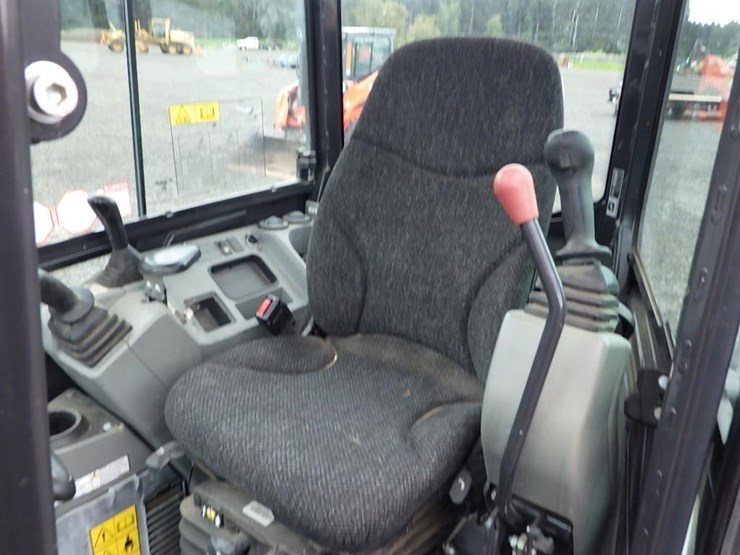 2020-bobcat-e26-image-39