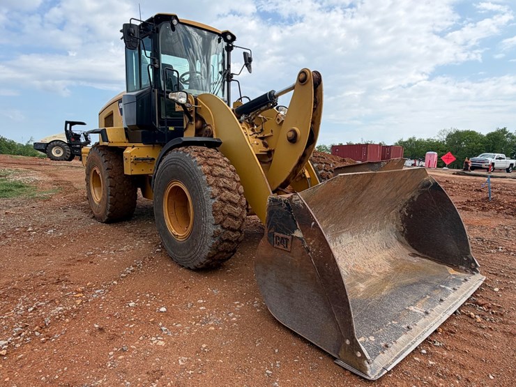 2016-caterpillar-926m-image-18