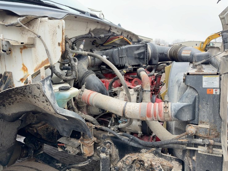 2013-ford-f750-xl-image-11