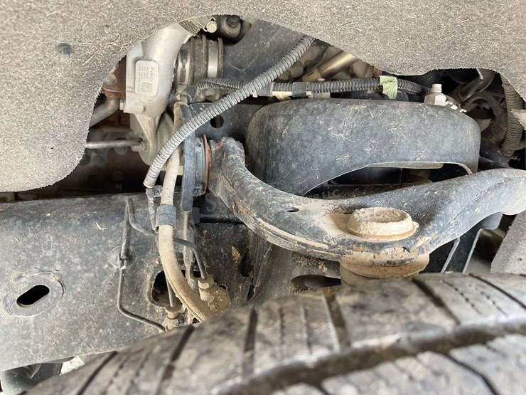 2020-ford-f150-image-16