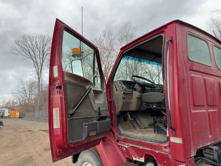 2000-sterling-lt8500-image-26