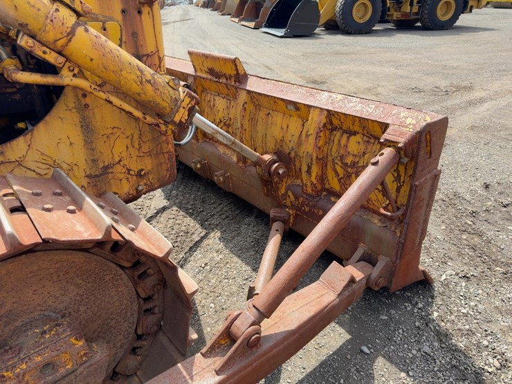 caterpillar-d6-image-11