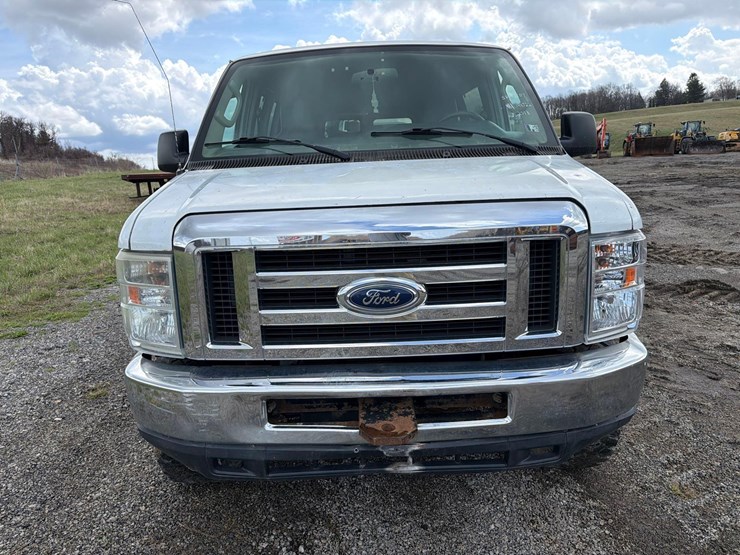 2013-ford-e350-image-7