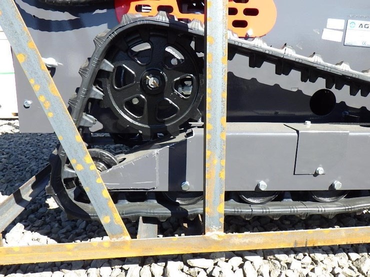 2026-agt-ysrt14-skid-steer-tracked-loader-image-8