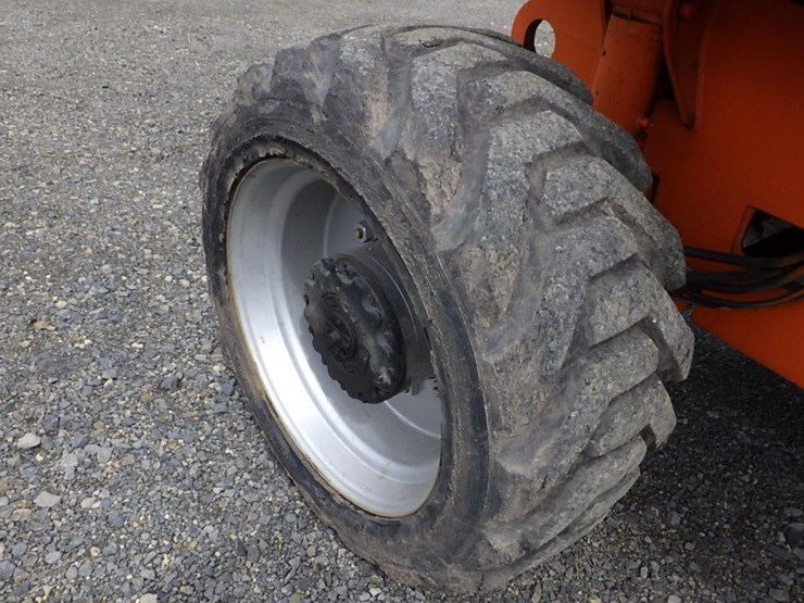 2008-jlg-800s-image-27