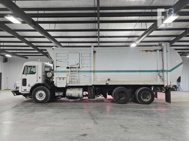 2008-peterbilt-320-image-5