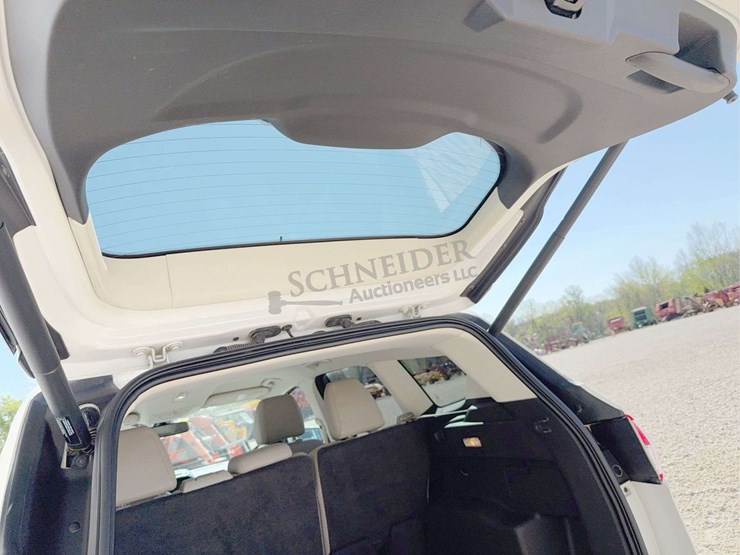 2014-ford-escape-titanium-image-39