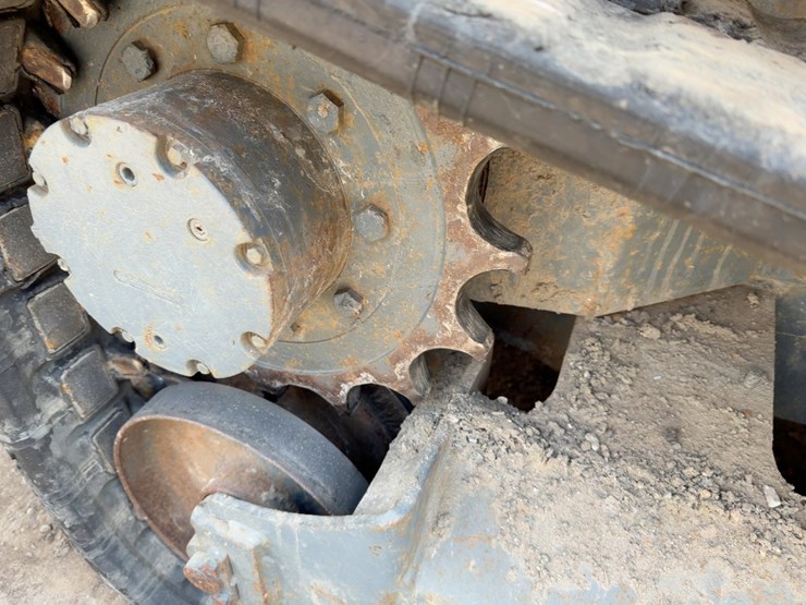 2013-takeuchi-tl230-image-12