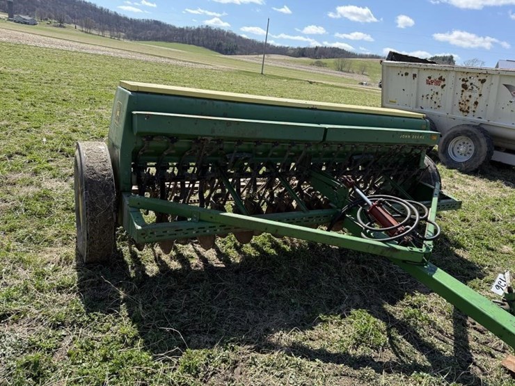 john-deere-8200-image-2