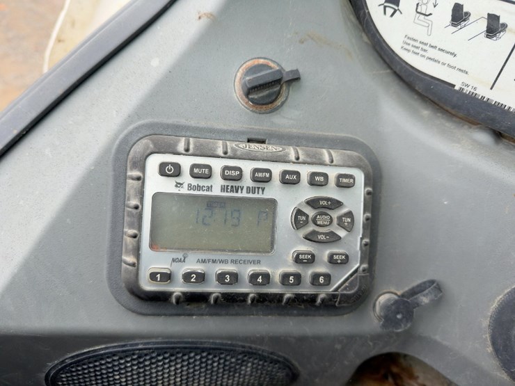 2019-bobcat-s570-image-19