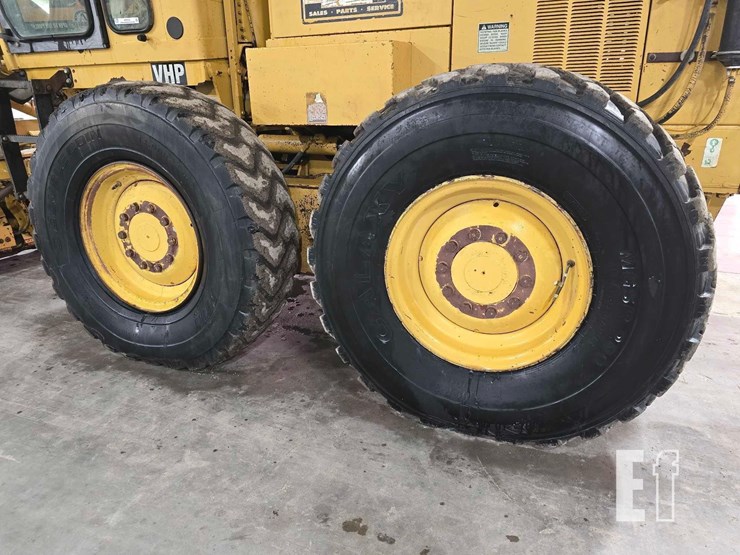 1995-caterpillar-120h-image-25