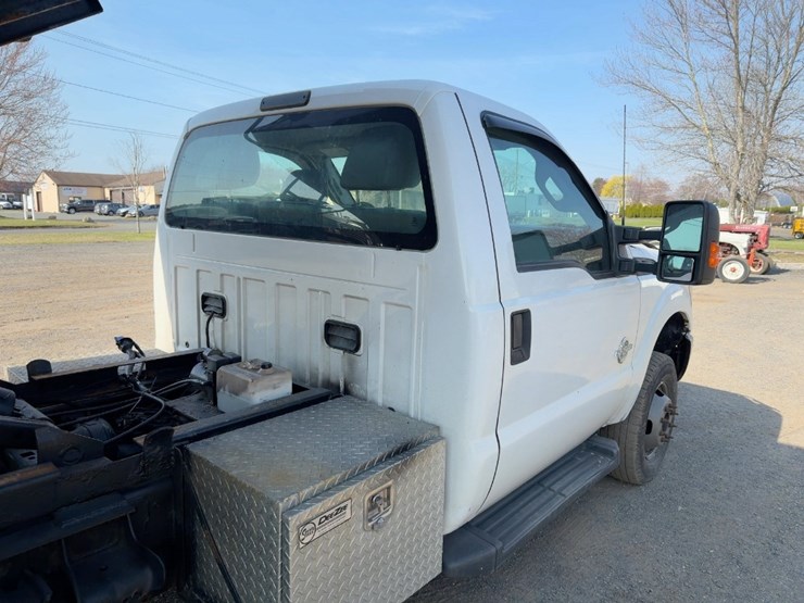 2015-ford-f350-xl-image-16