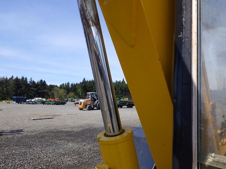 komatsu-pc28uu-2-image-15