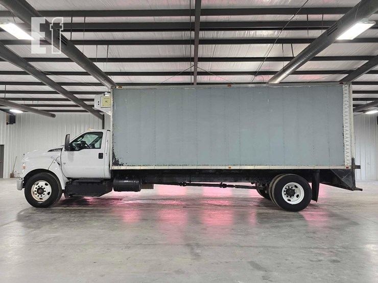 2021-ford-f750-sd-image-5