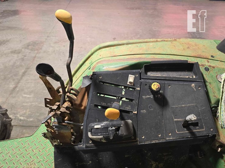 john-deere-6220-image-15