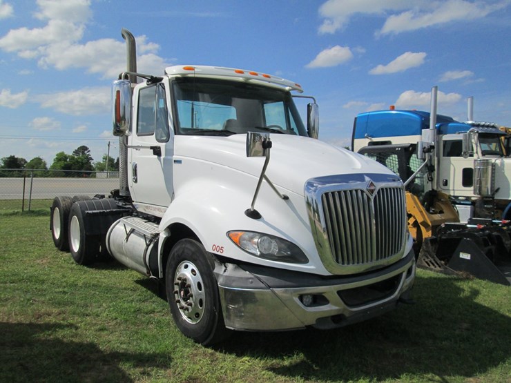 2012-international-prostar-image-2