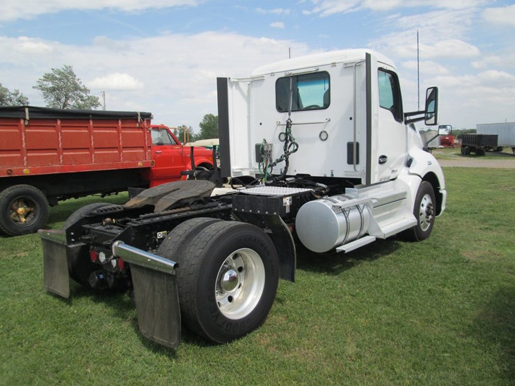 2020-kenworth-t680-image-3