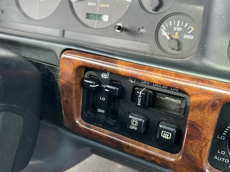 1998-jeep-grand-cherokee-limited-image-16