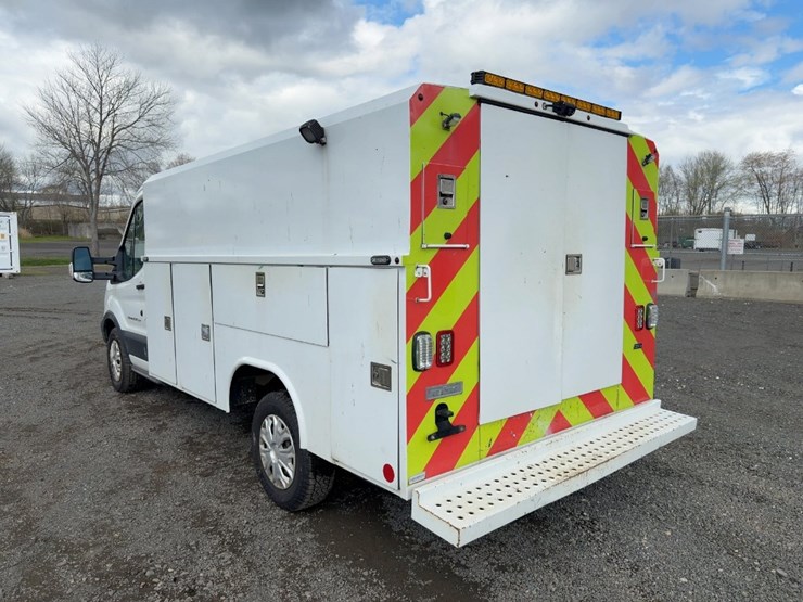 2019-utility-van-image-3
