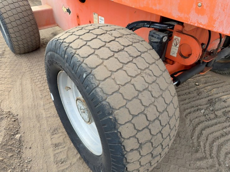 2015-jlg-600s-image-12