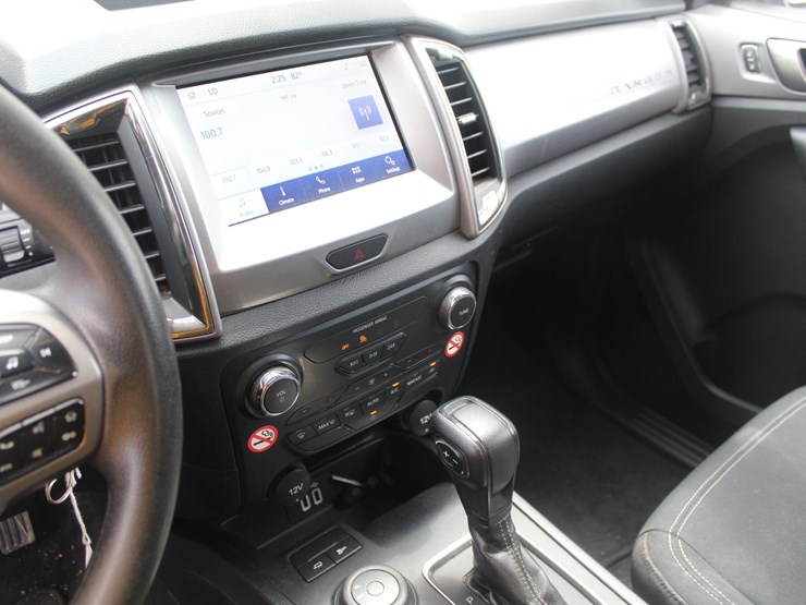 2022-ford-ranger-xlt-image-8