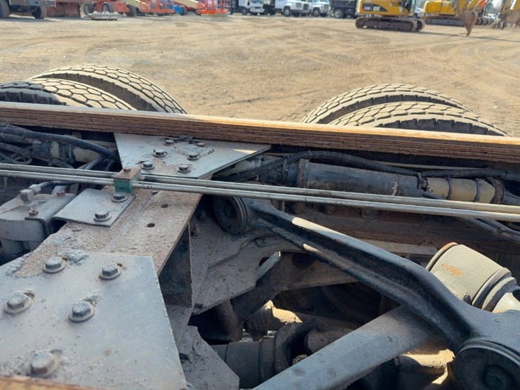 2001-kenworth-t800-image-23