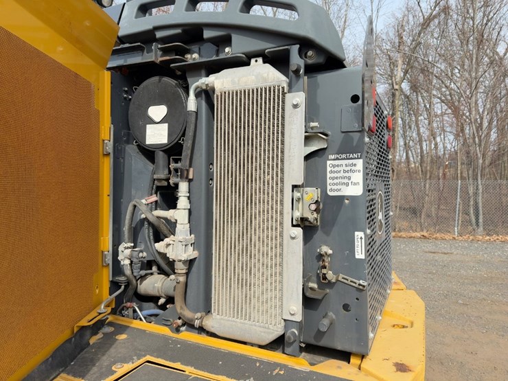 2018-deere-544k-image-21